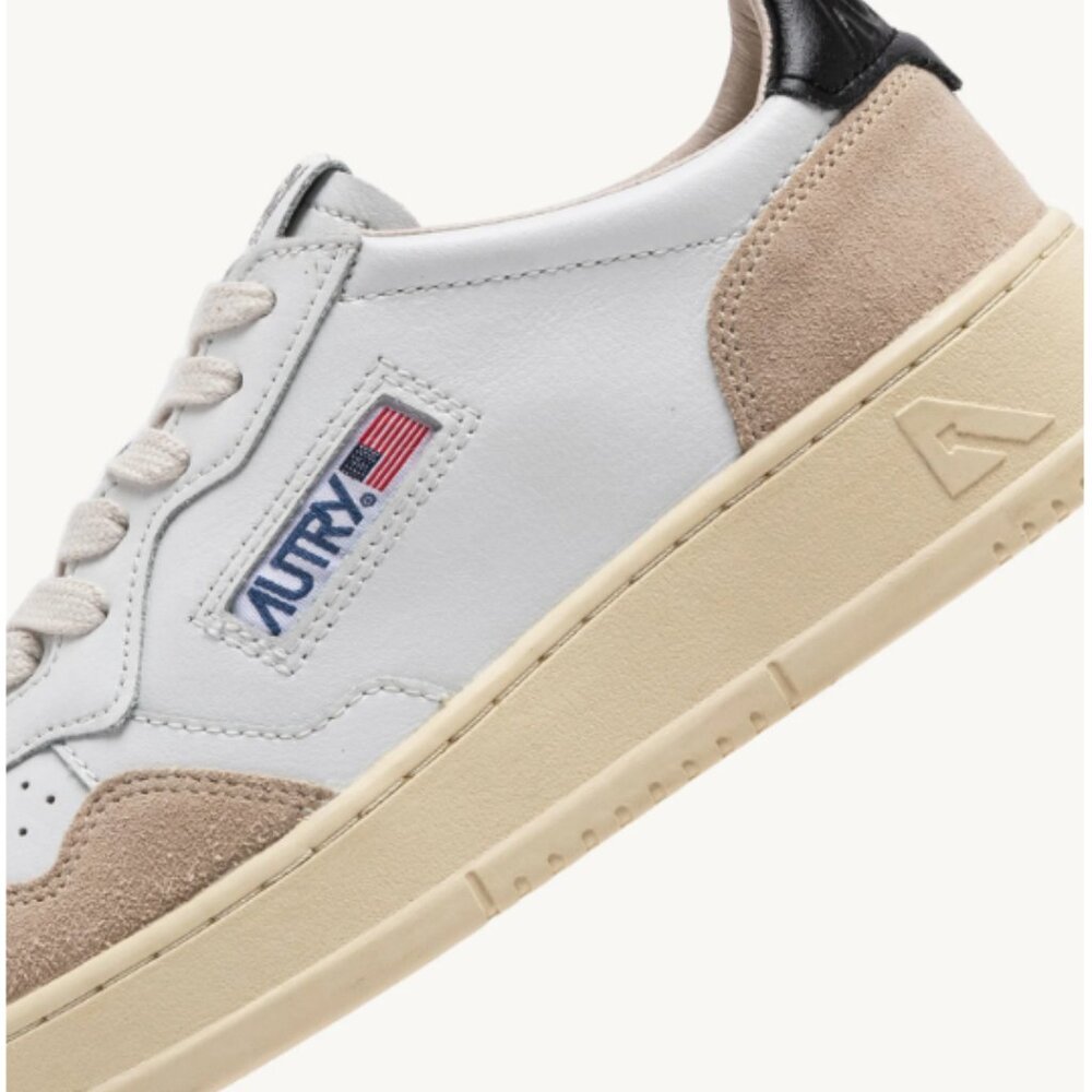 AUTRY SNEAKERS MEDALIST LOW SNEAKERS IN WHITE AND BLACK LEATHER AND BEIGE SUEDE